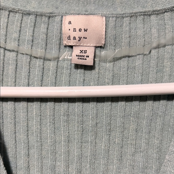 LOFT Light Green Ribbed Cardigan - Picture 2 of 2